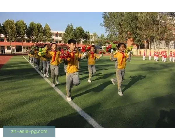 夏威夷冲浪比赛：激烈角逐、惊险瞬间赛出风采